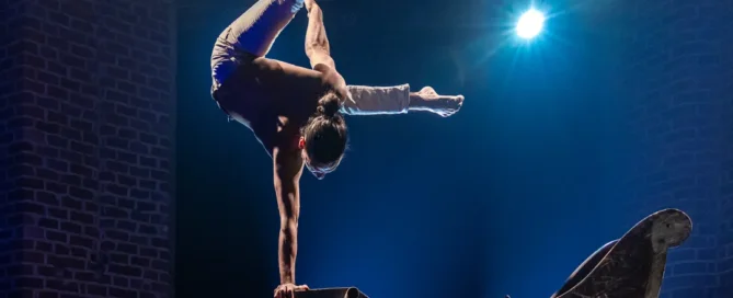 Saleh Yazdani – Handstand