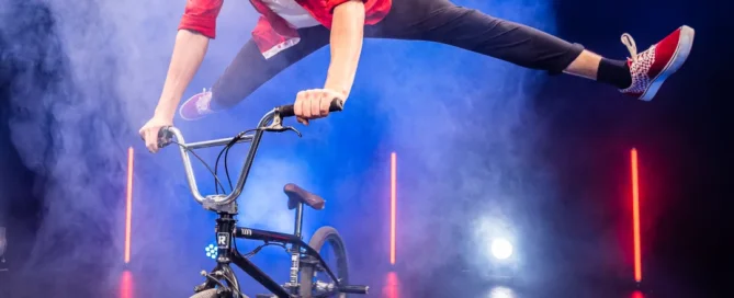 Tim Höfel mit BMX Rad